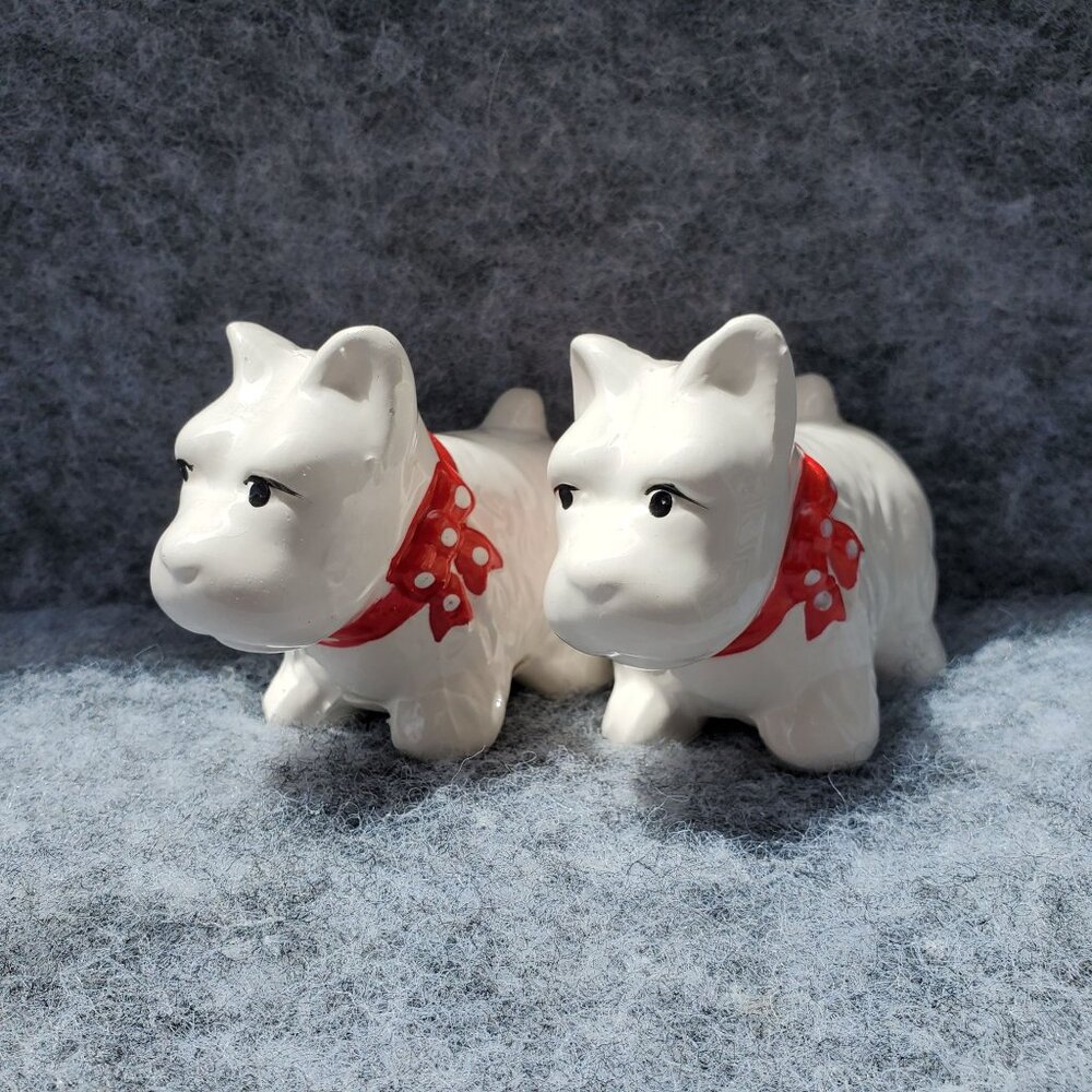 VTG Scotties Ceramic Salt And Pepper Shakers With Red Polka Dot Bows MCM Dogs